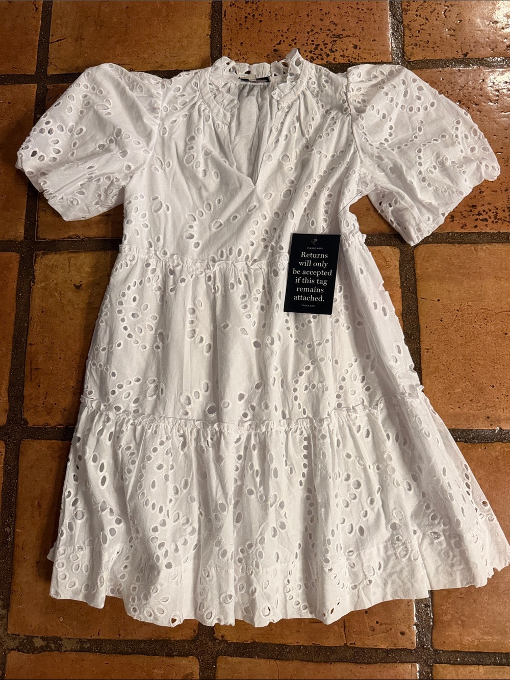 NWT Tuckernuck Palmer White Eyelet Puff-Sleeve Dress